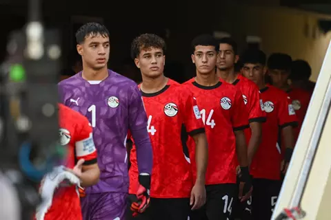 فرصة بـ3 أرواح.. حارس مصر يتألق ويمنع هدفا أمام إنجلترا